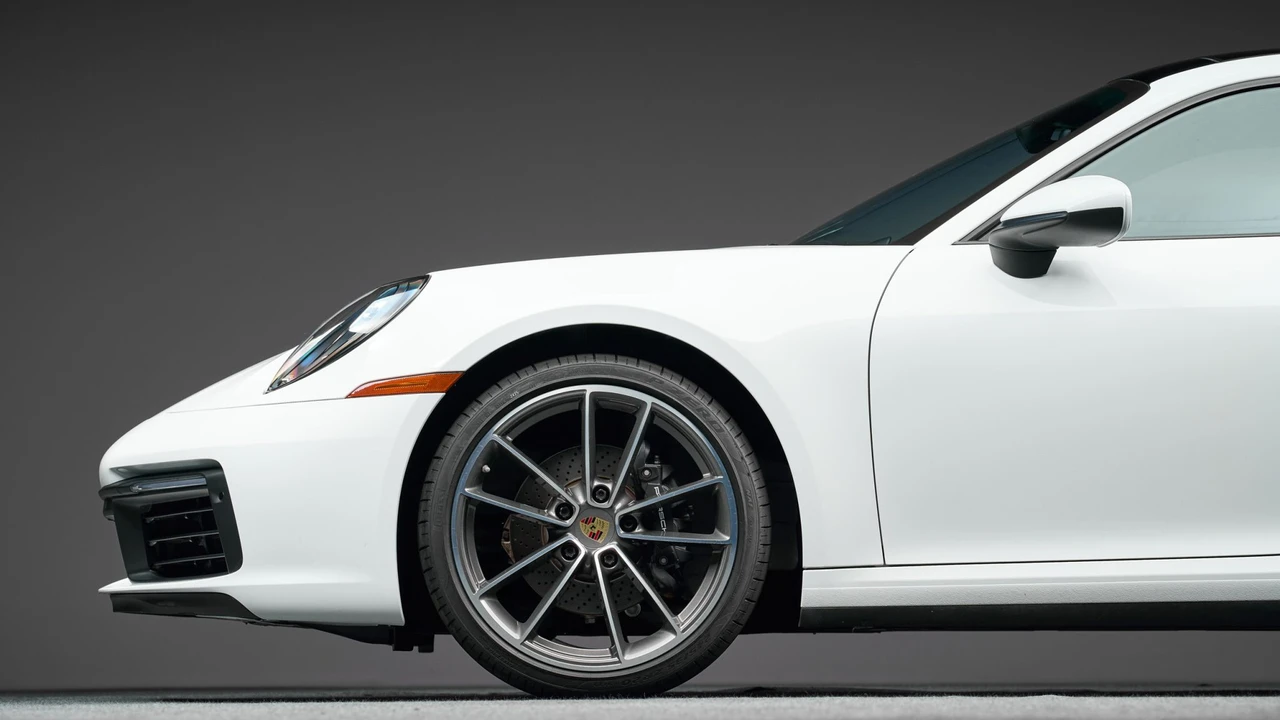 2020 Porsche 992 Carrera - Image 16 of 31