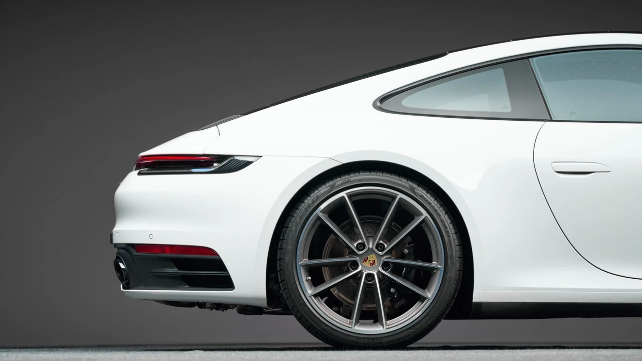 2020 Porsche 992 Carrera - Image 18 of 31