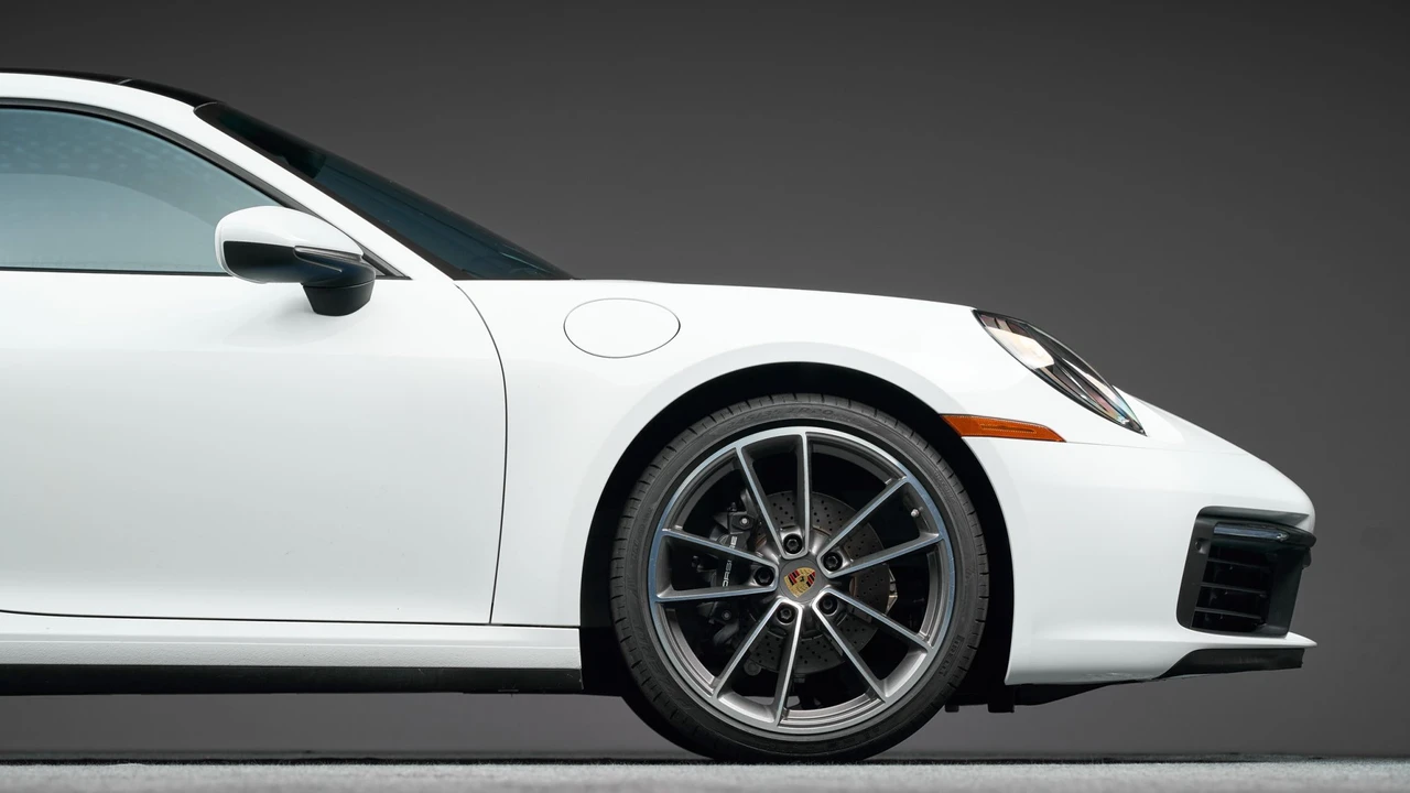 2020 Porsche 992 Carrera - Image 19 of 31