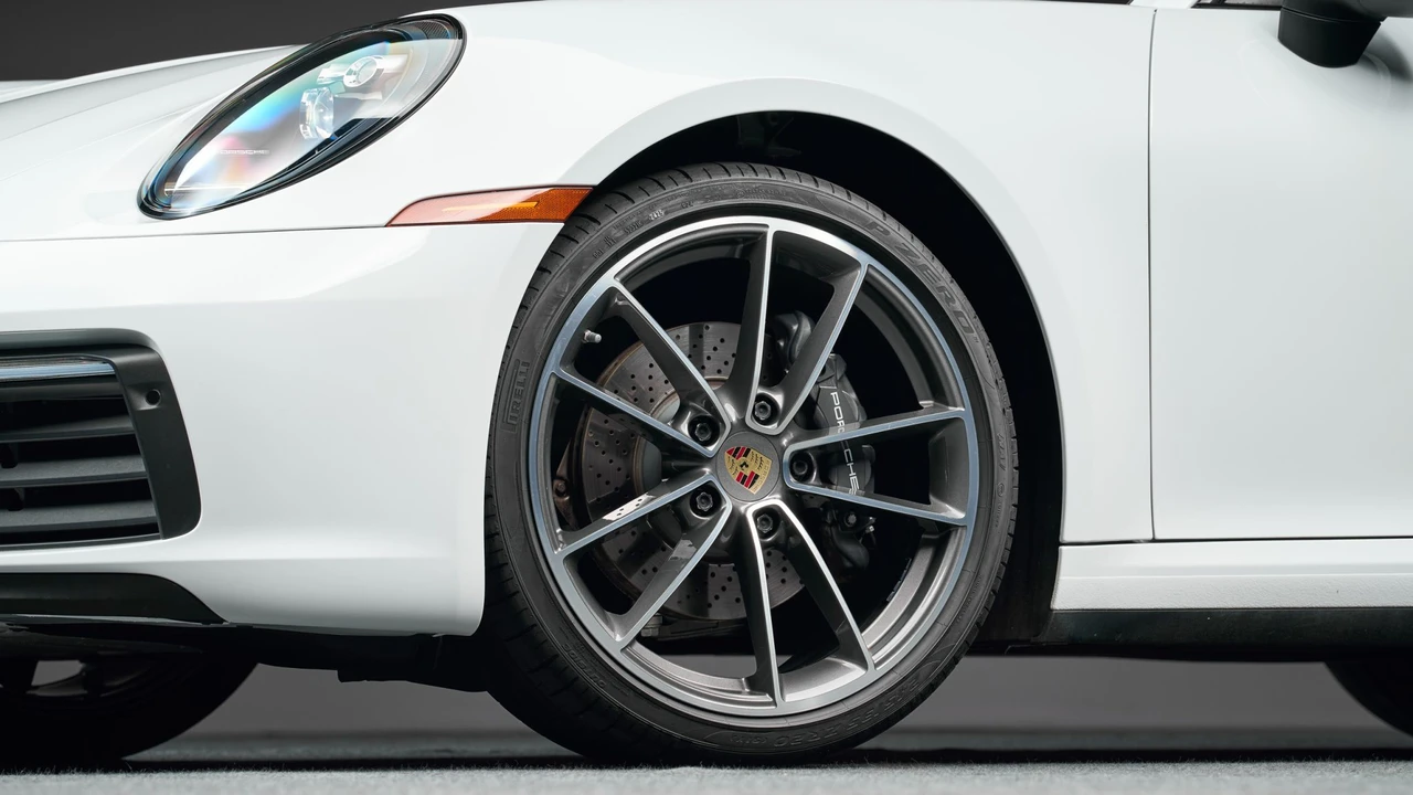 2020 Porsche 992 Carrera - Image 25 of 31