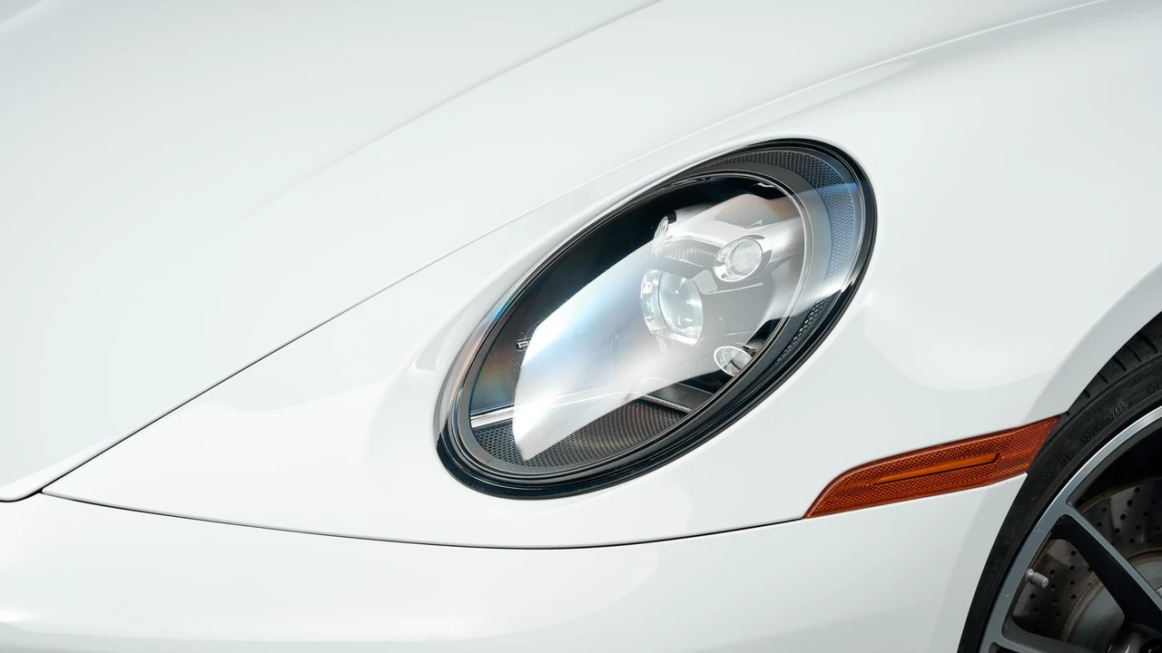 2020 Porsche 992 Carrera - Image 29 of 31