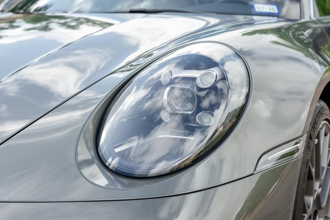 2020 Porsche 992 Carrera - Image 16 of 31