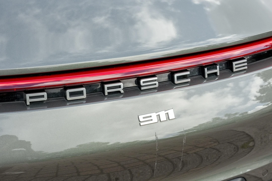 2020 Porsche 992 Carrera - Image 24 of 31