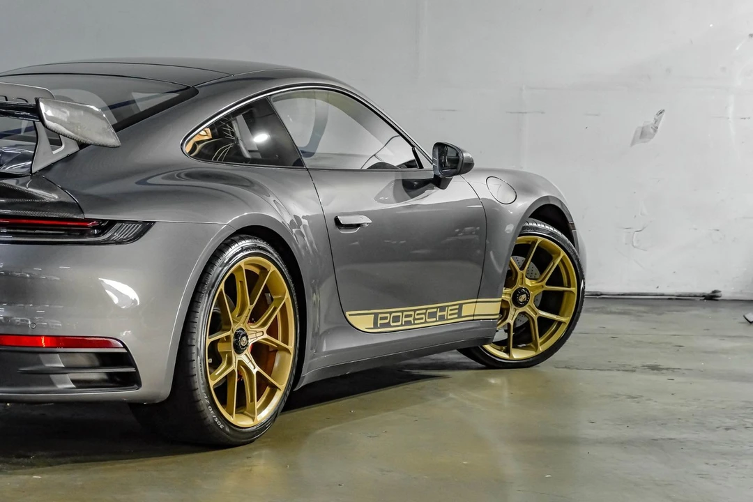 2020 Porsche 992 Carrera - Image 14 of 31