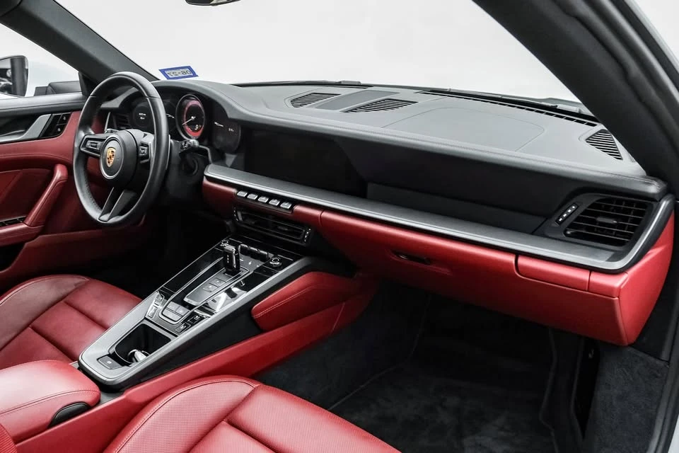 2020 Porsche 992 Carrera - Image 17 of 19