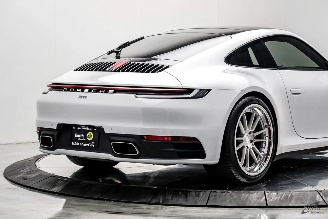 2020 Porsche 992 Carrera - Image 15 of 31