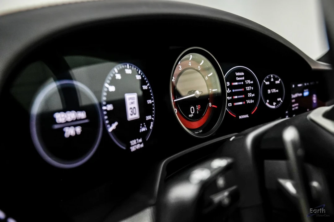 2020 Porsche 992 Carrera - Image 29 of 31