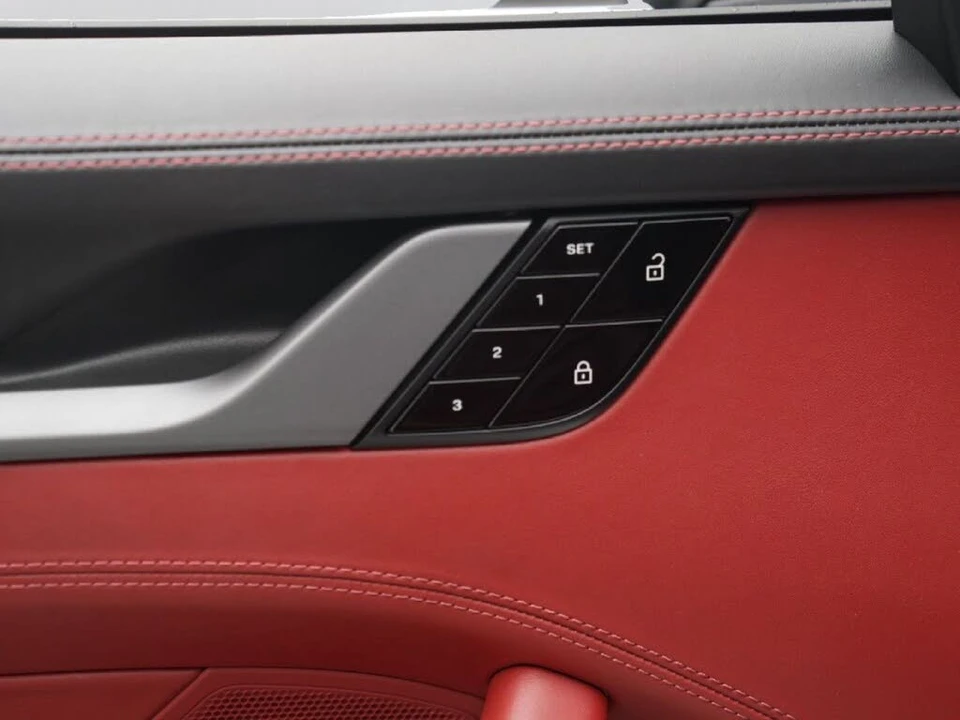 2020 Porsche 992 Carrera S - Image 15 of 31