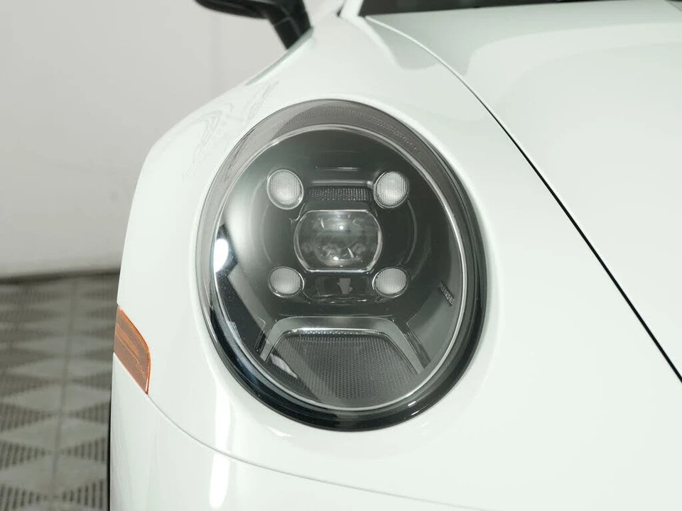2020 Porsche 992 Carrera S - Image 11 of 31