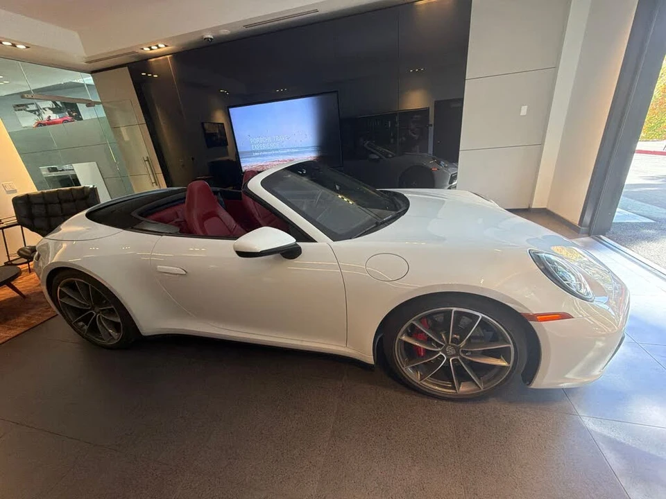 2020 Porsche 992 Carrera S - Image 10 of 15