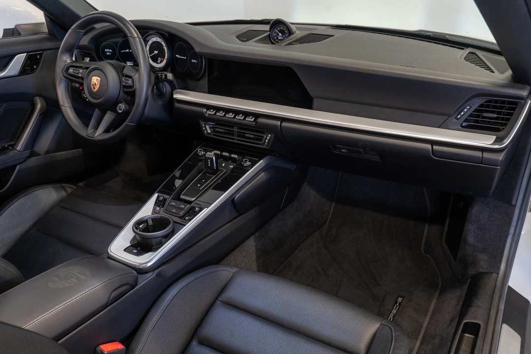 2020 Porsche - Image 11 of 31