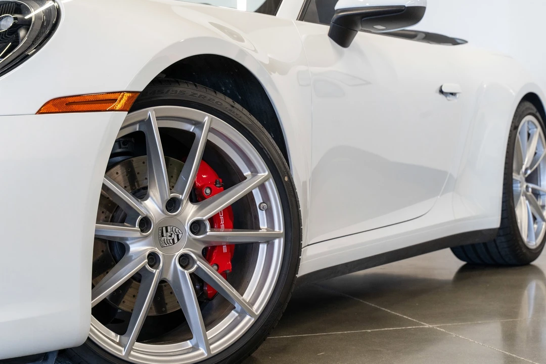 2020 Porsche - Image 25 of 31
