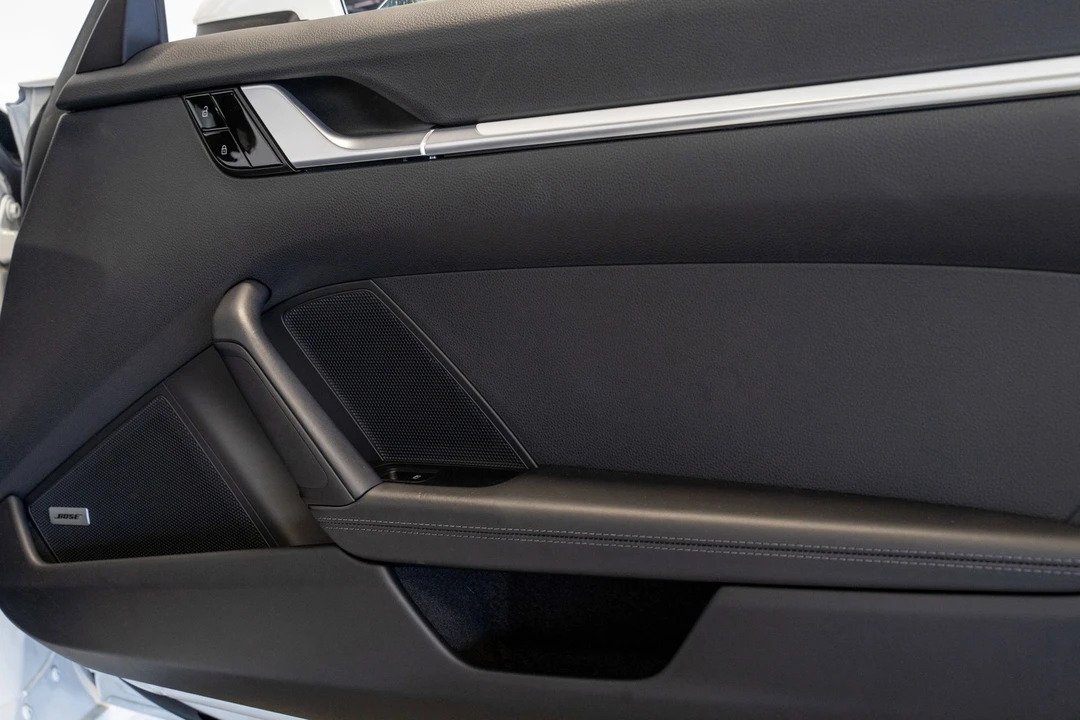 2020 Porsche - Image 17 of 31
