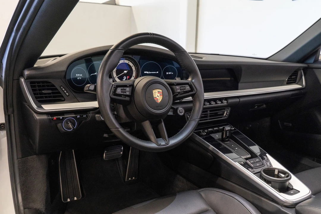2020 Porsche - Image 3 of 31