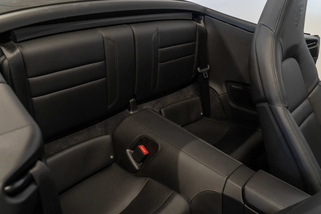 2020 Porsche - Image 16 of 31