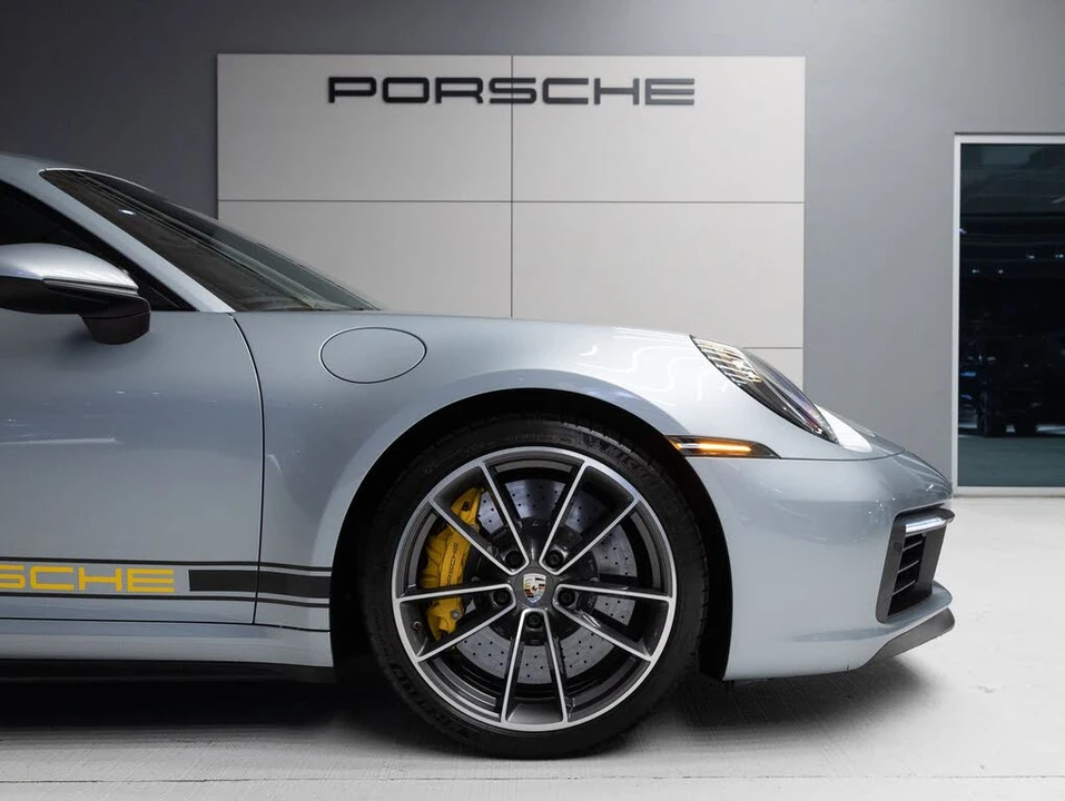 2020 Porsche 992 Carrera S - Image 11 of 31