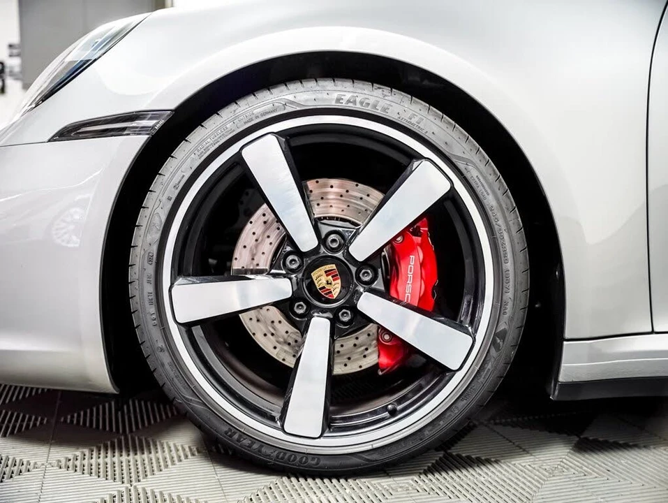 2020 Porsche 992 Carrera S - Image 13 of 31