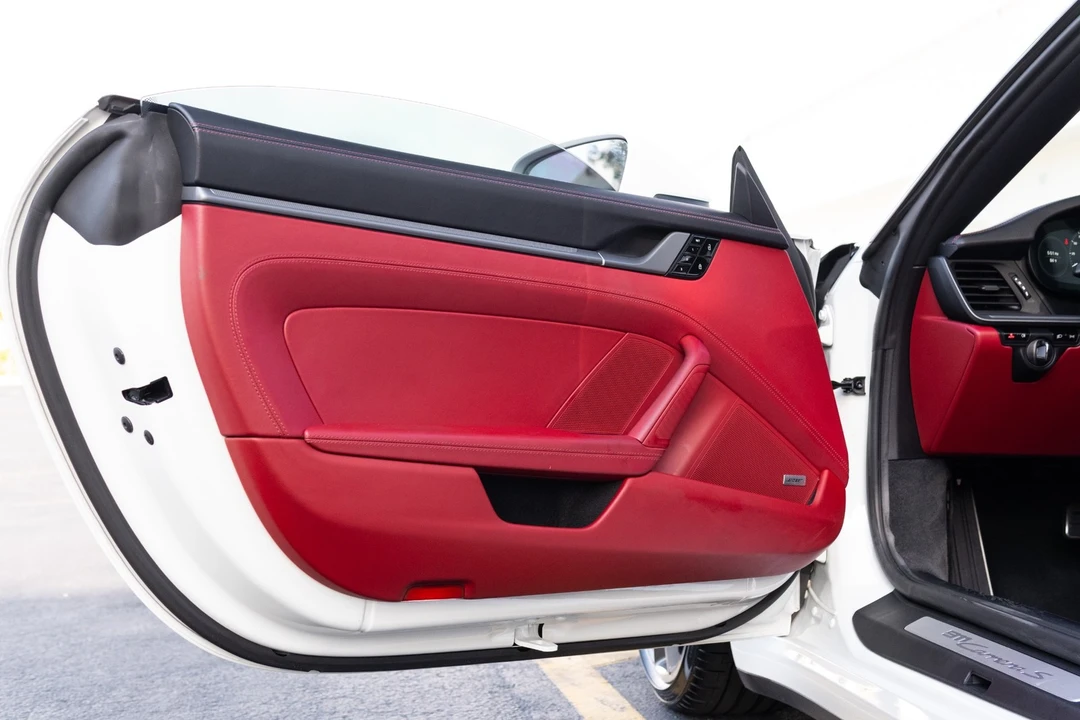 2020 Porsche - Image 30 of 31