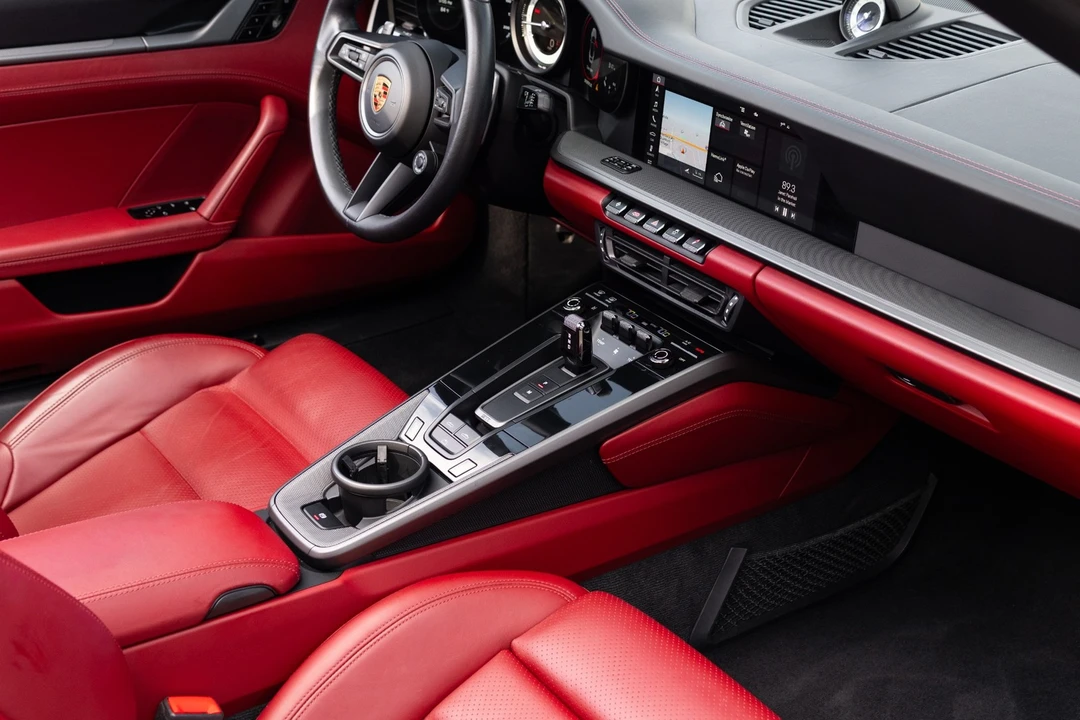 2020 Porsche - Image 8 of 31