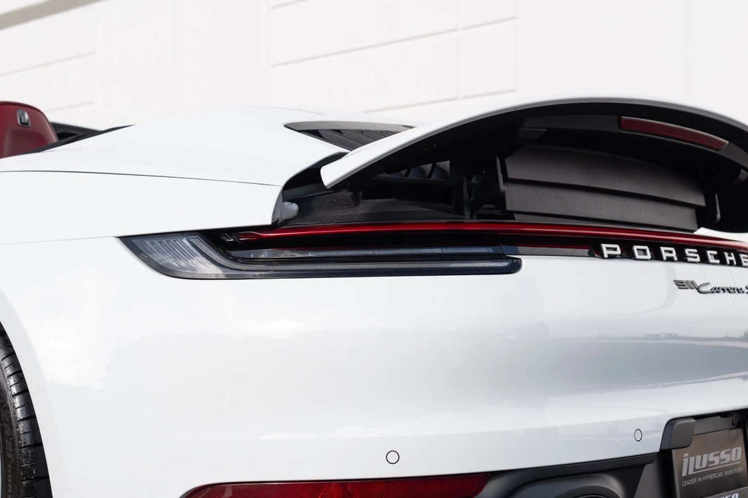 2020 Porsche - Image 25 of 31