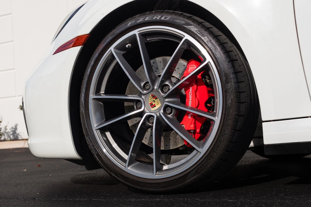 2020 Porsche - Image 19 of 31