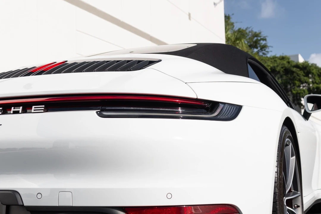2020 Porsche - Image 17 of 31