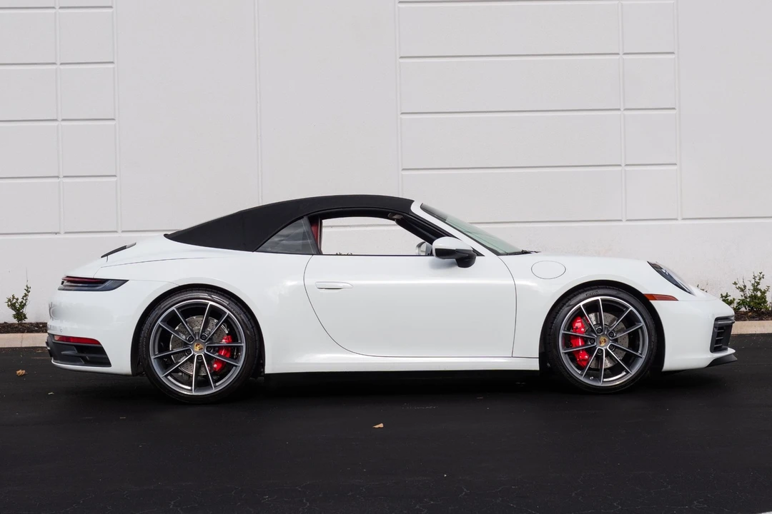 2020 Porsche - Image 14 of 31