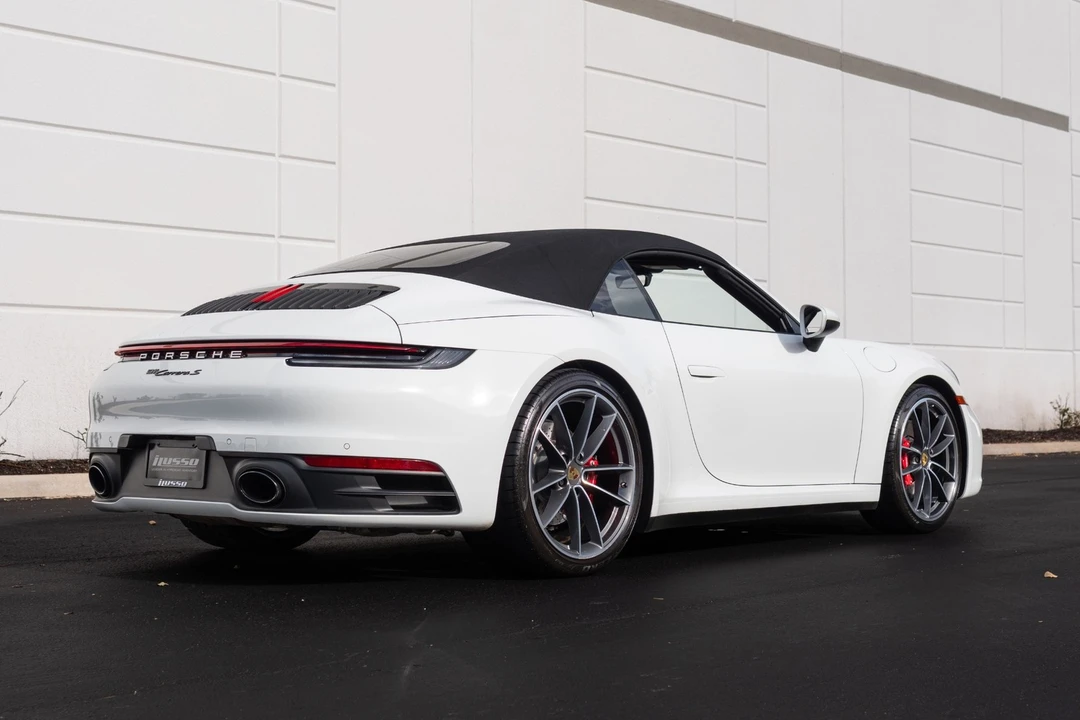 2020 Porsche - Image 15 of 31