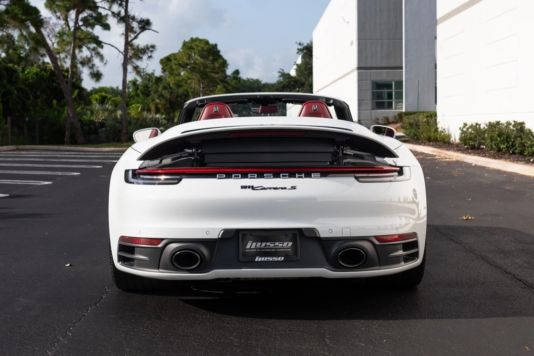 2020 Porsche - Image 2 of 31