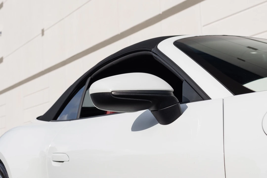 2020 Porsche - Image 10 of 31