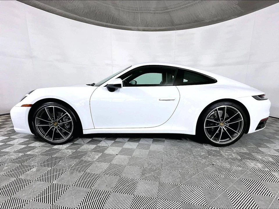2020 Porsche 992 Carrera - Image 2 of 5