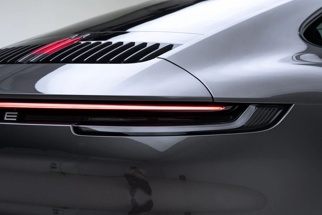 2020 Porsche 992 Carrera - Image 24 of 31