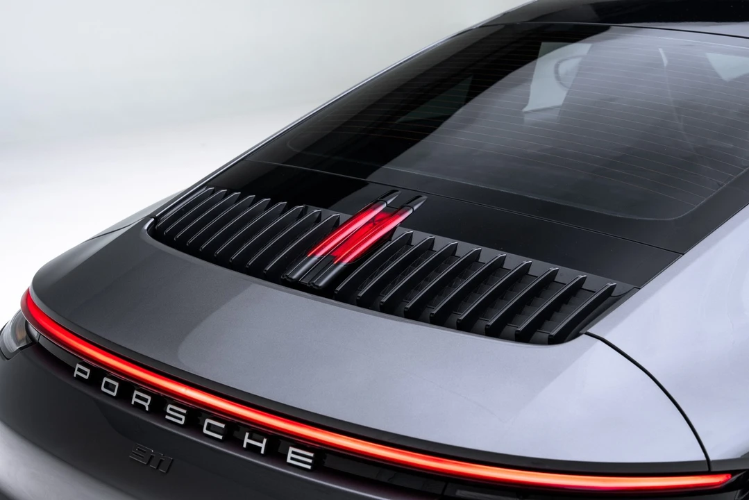2020 Porsche 992 Carrera - Image 25 of 31
