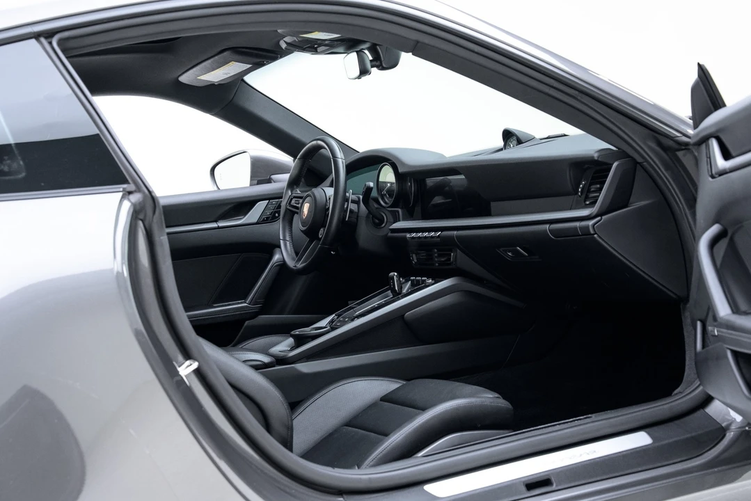 2020 Porsche 992 Carrera - Image 28 of 31