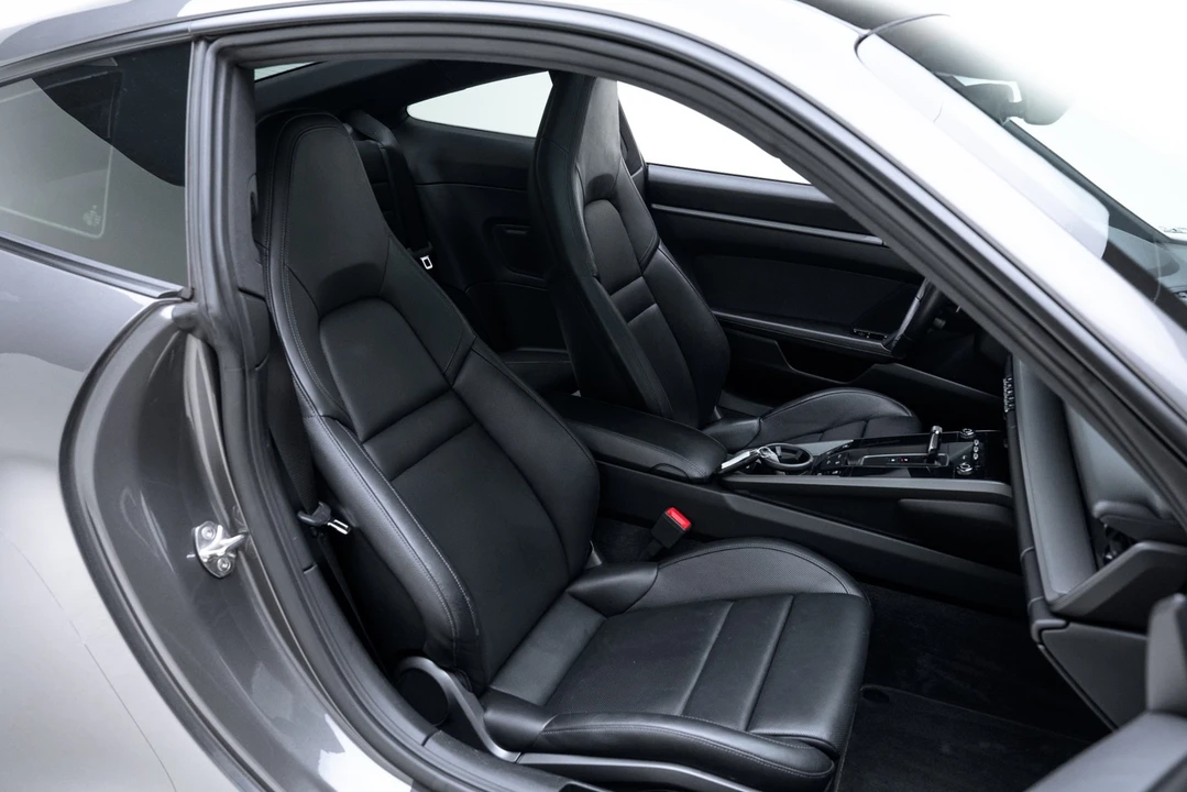 2020 Porsche 992 Carrera - Image 18 of 21