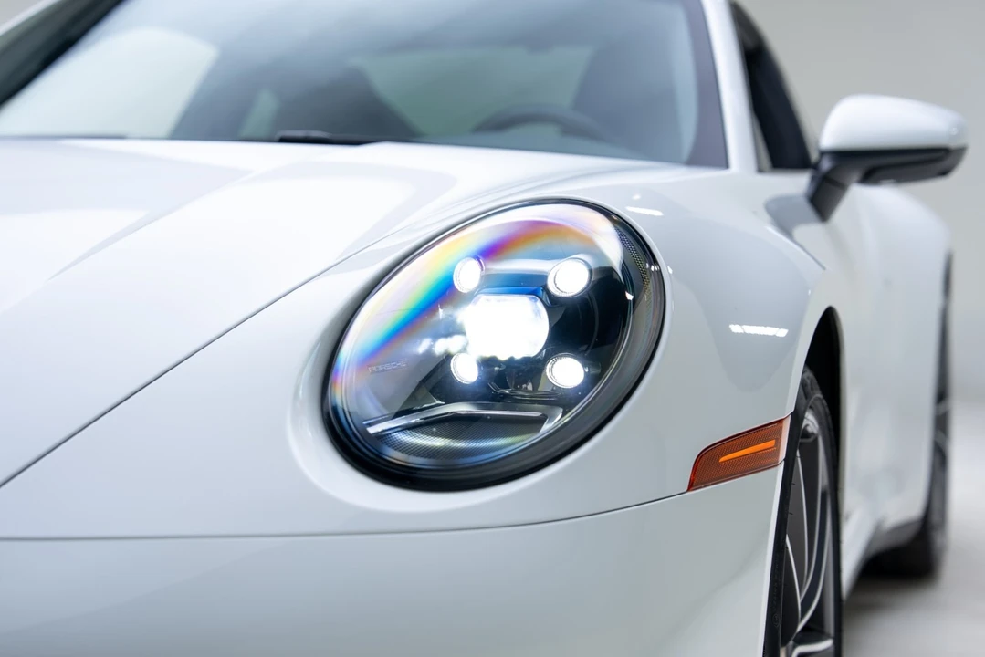 2020 Porsche 992 Carrera - Image 11 of 21