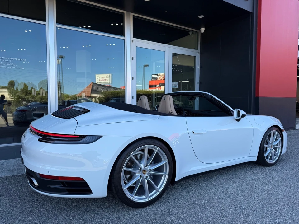 2020 Porsche 992 Carrera - Image 2 of 21