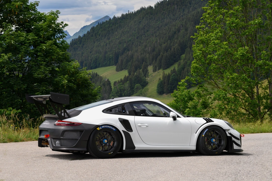 2020 Porsche 991 GT2 RS - Image 12 of 31
