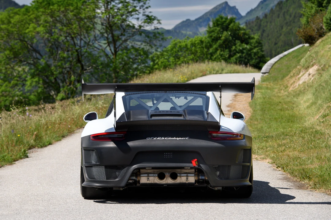 2020 Porsche 991 GT2 RS - Image 17 of 31