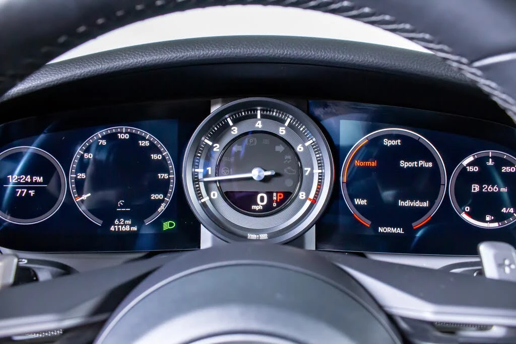 2020 Porsche 992 Carrera - Image 27 of 31