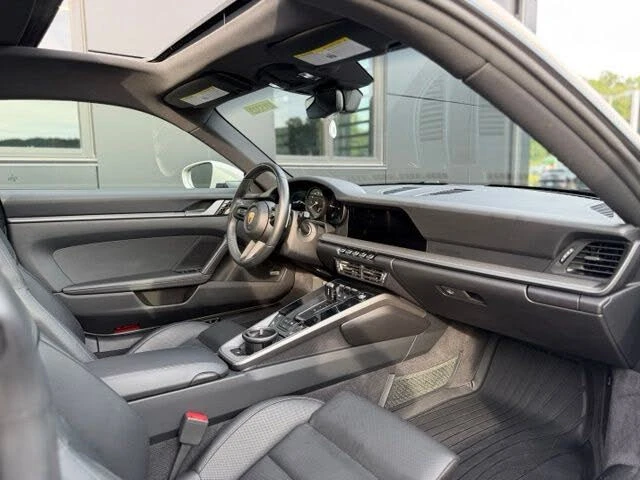 2020 Porsche 992 Carrera - Image 26 of 31