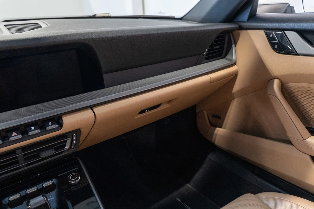 2020 Porsche 992 Carrera - Image 9 of 31