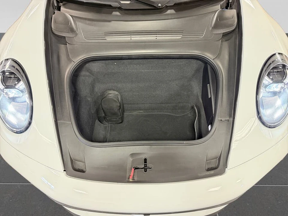 2020 Porsche 992 Carrera - Image 26 of 31