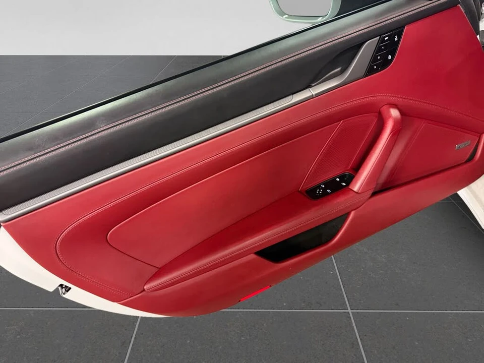 2020 Porsche 992 Carrera - Image 15 of 31