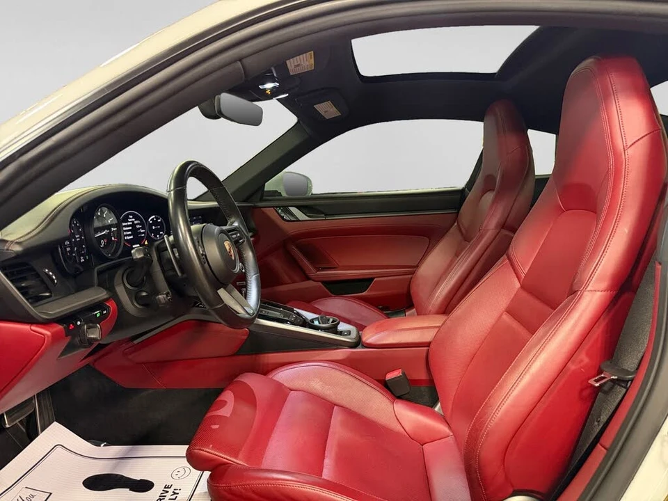 2020 Porsche 992 Carrera - Image 14 of 31