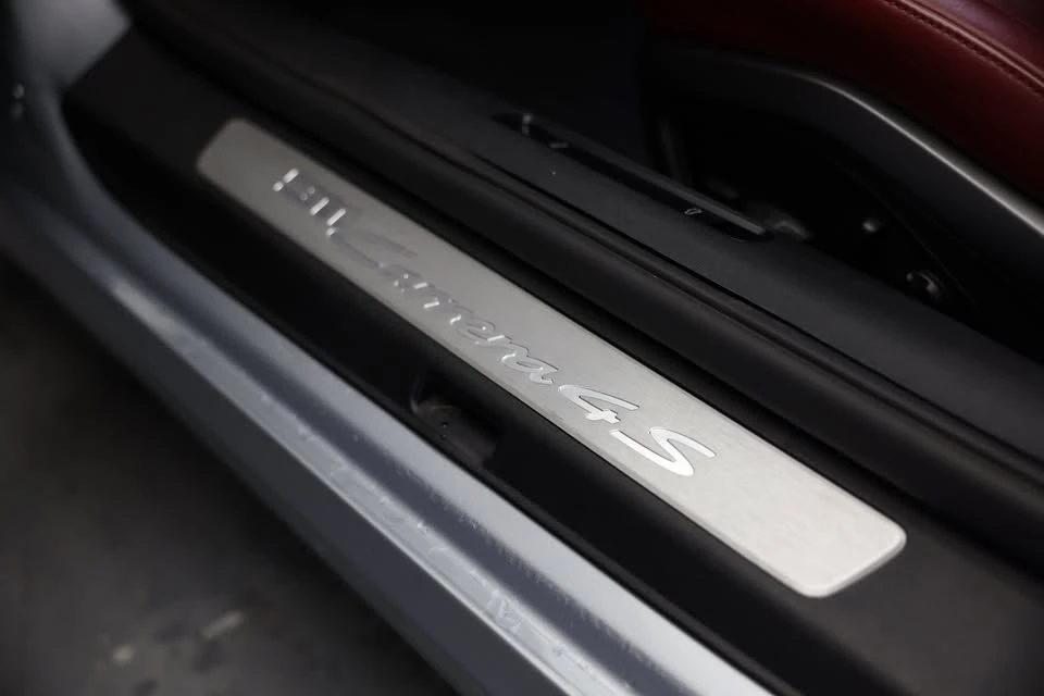 2020 Porsche 992 Carrera 4S - Image 7 of 20