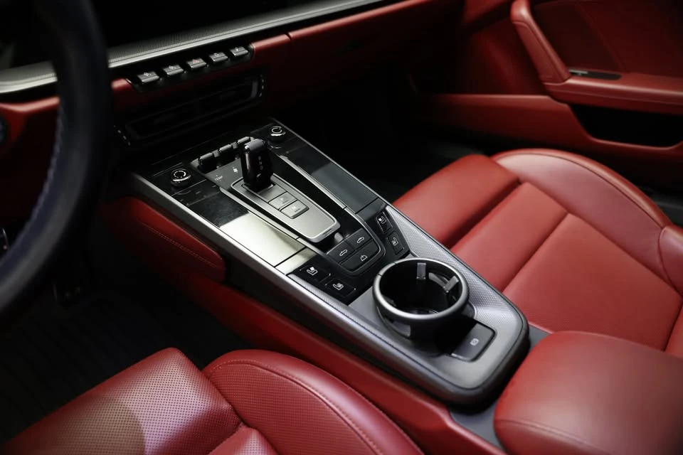 2020 Porsche 992 Carrera 4S - Image 16 of 20