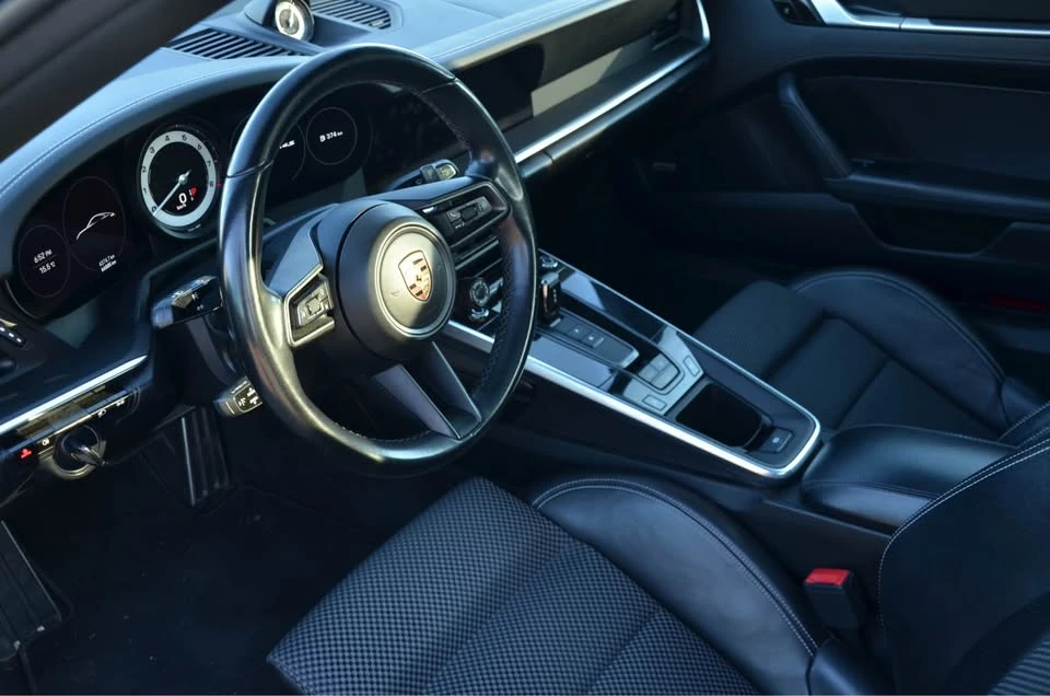 2020 Porsche 992 Carrera 4S - Image 7 of 19