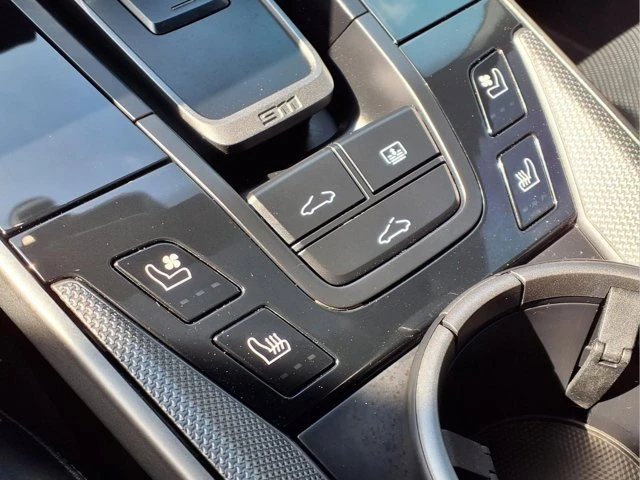 2020 Porsche 992 Carrera - Image 17 of 20