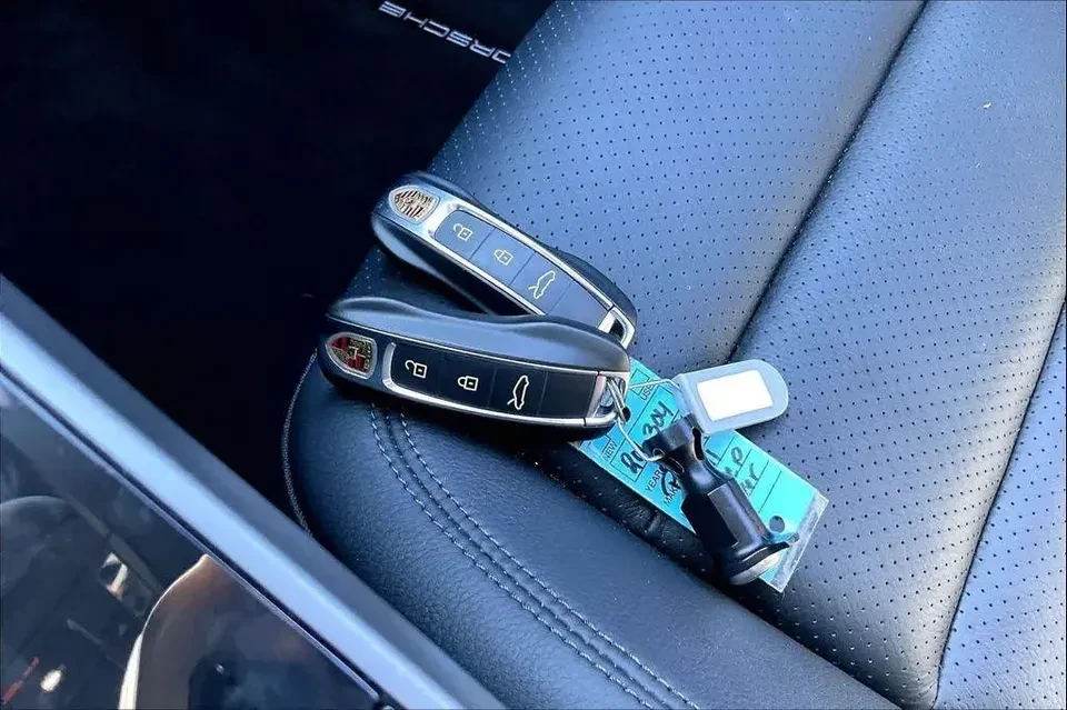 2020 Porsche 992 Carrera - Image 12 of 19